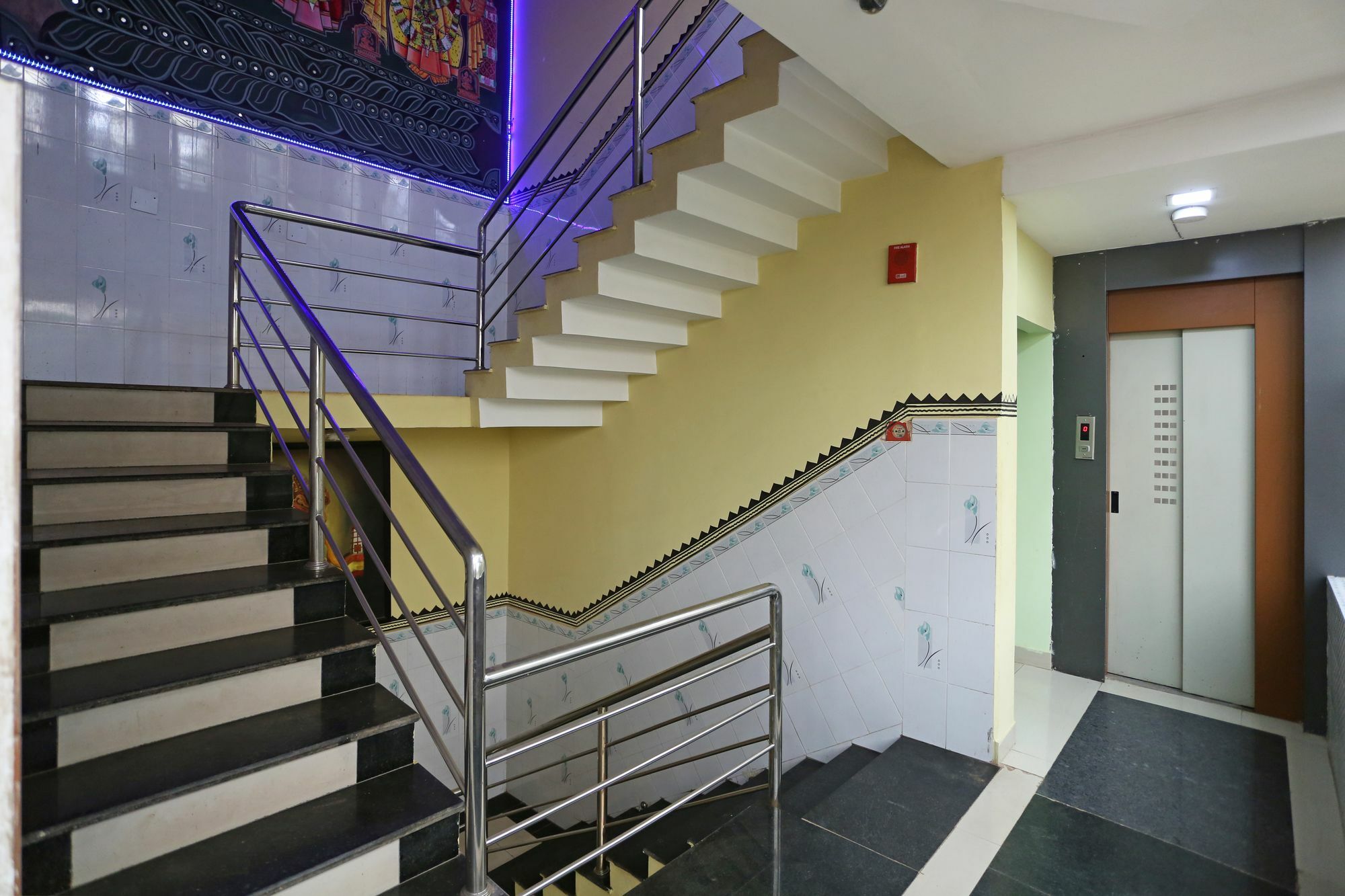 Oyo 4526 Jaydev Vihar Hotel Bhubaneswar Exterior foto
